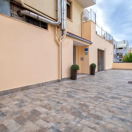 White Star Self Check-in Гостевой дом 3*