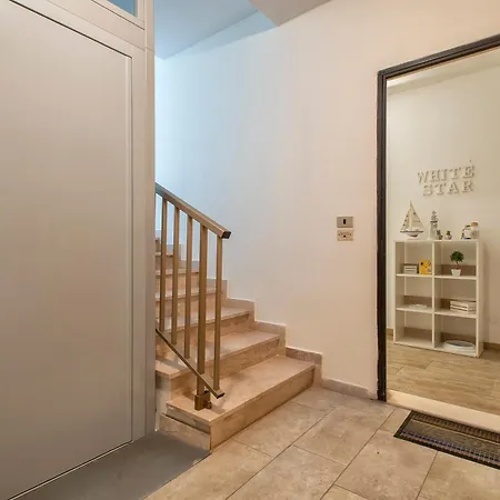 White Star Self Check-in Gasthuis Alghero