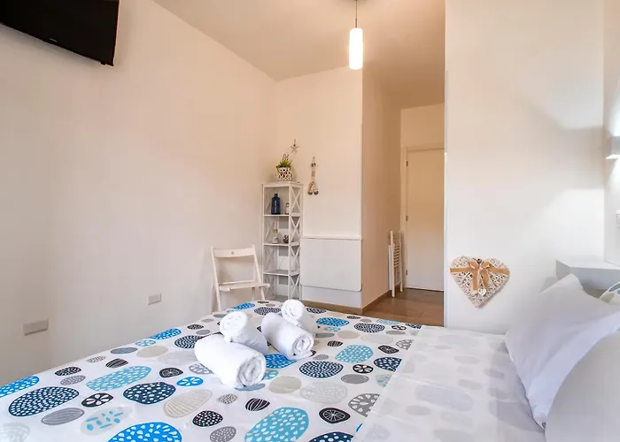 White Star Self Check-in بيت ضيافة ألغيرو