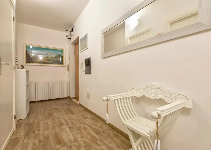 White Star Self Check-in ألغيرو